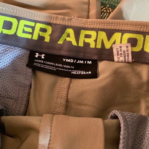 Under Armor Performance Khaki Shorts - Picture 4 of 4
